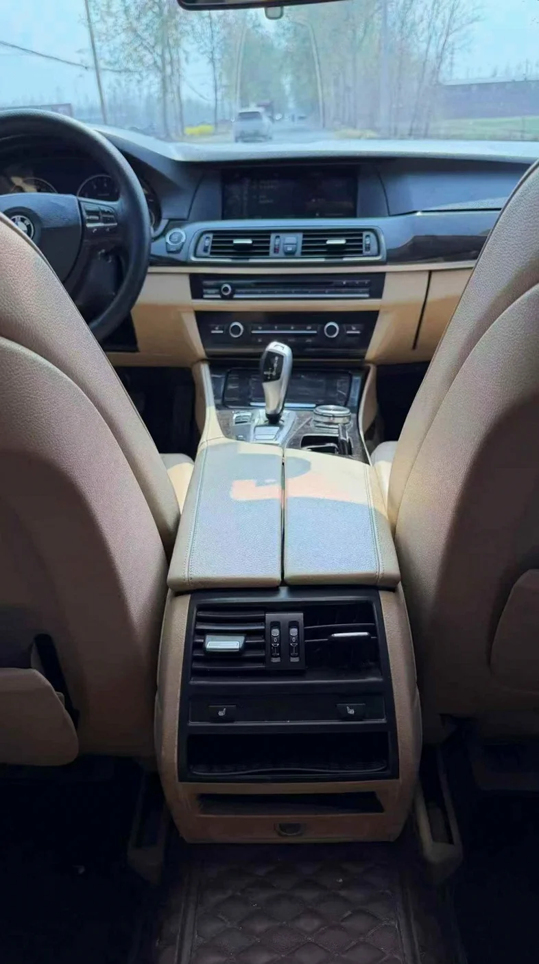 宝马5系 内饰前排