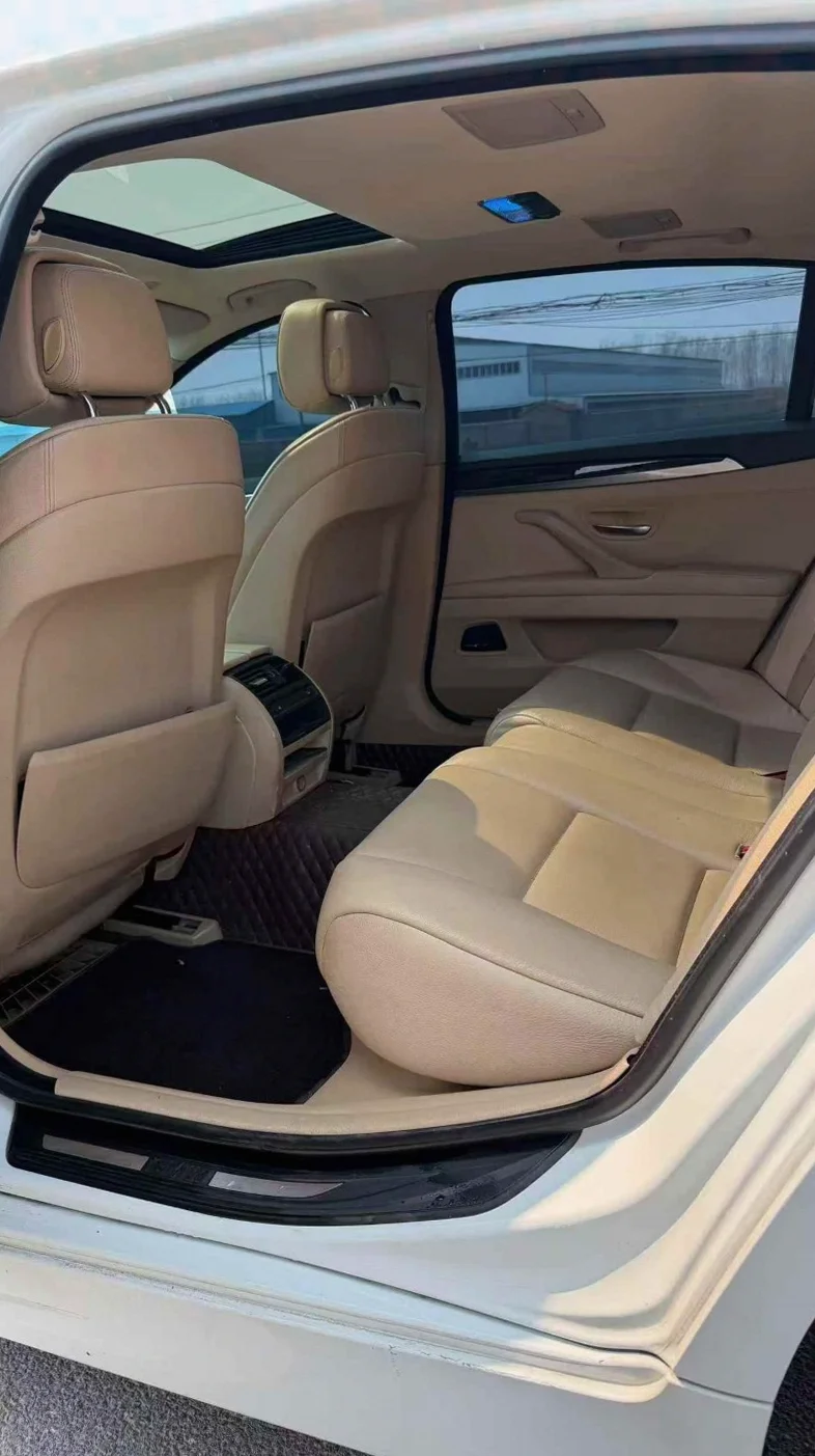 宝马5系 后面外观一