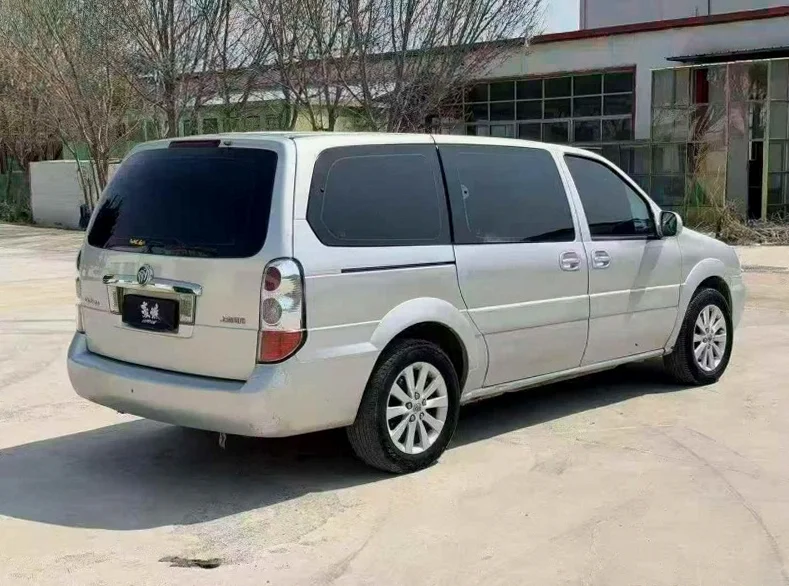 别克GL8 内饰后排