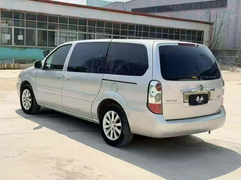 别克GL8 内饰前排