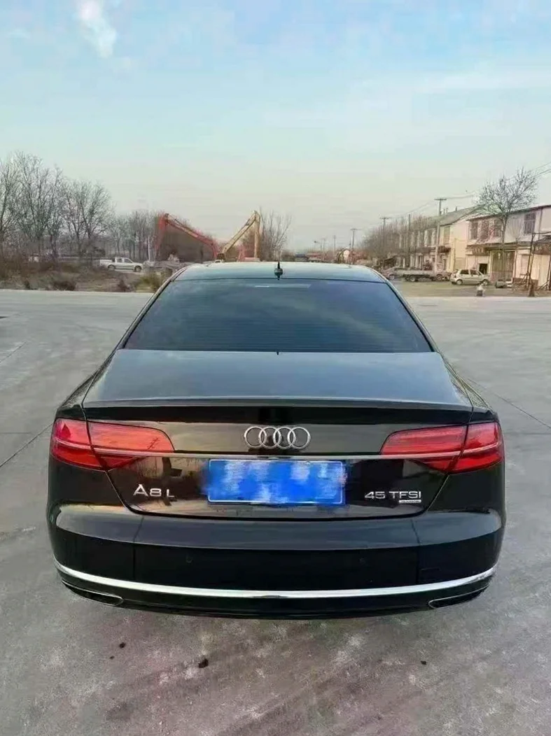 奥迪A8L 内饰后排