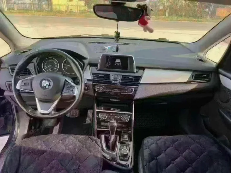 宝马2系 后面外观三