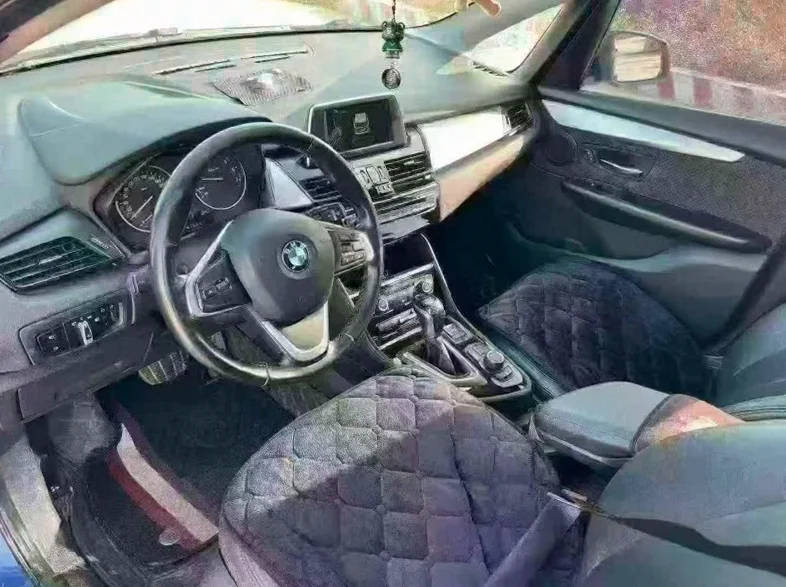 宝马2系 后面外观一