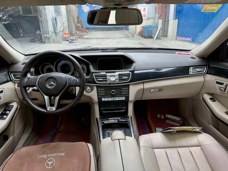 奔驰E 后面外观二