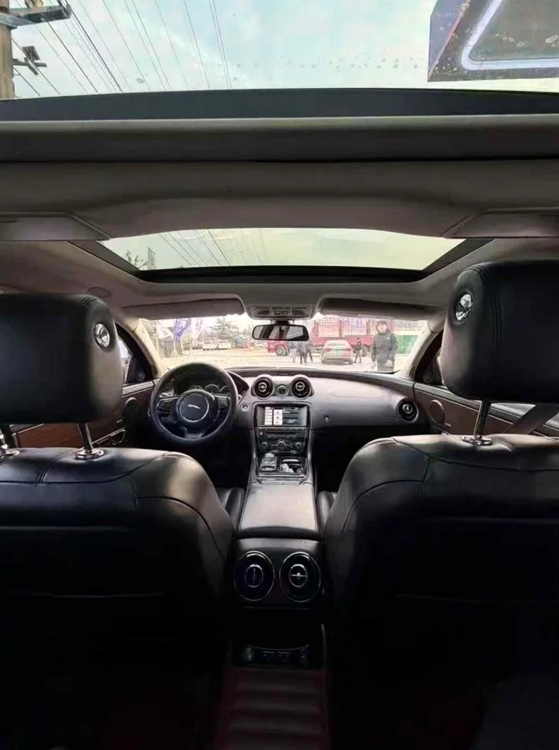 捷豹XJL 后面外观二