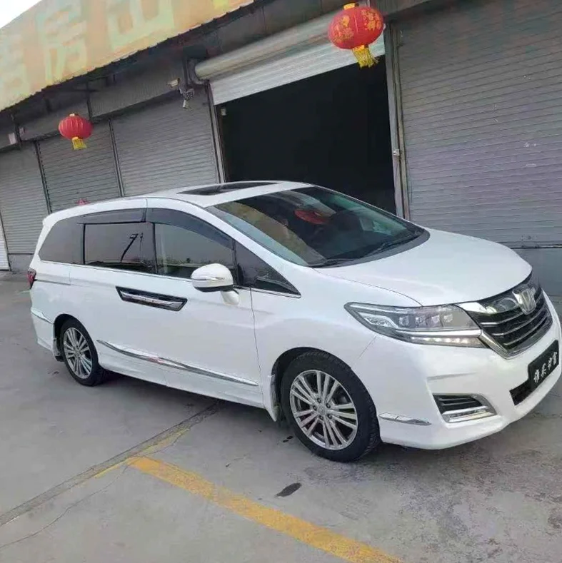 本田艾力绅 正面外观三