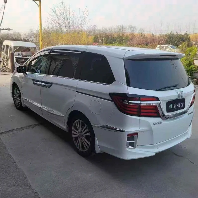 本田艾力绅 后面外观三