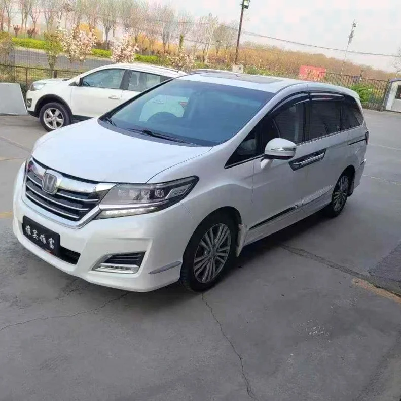 本田艾力绅 正面外观二