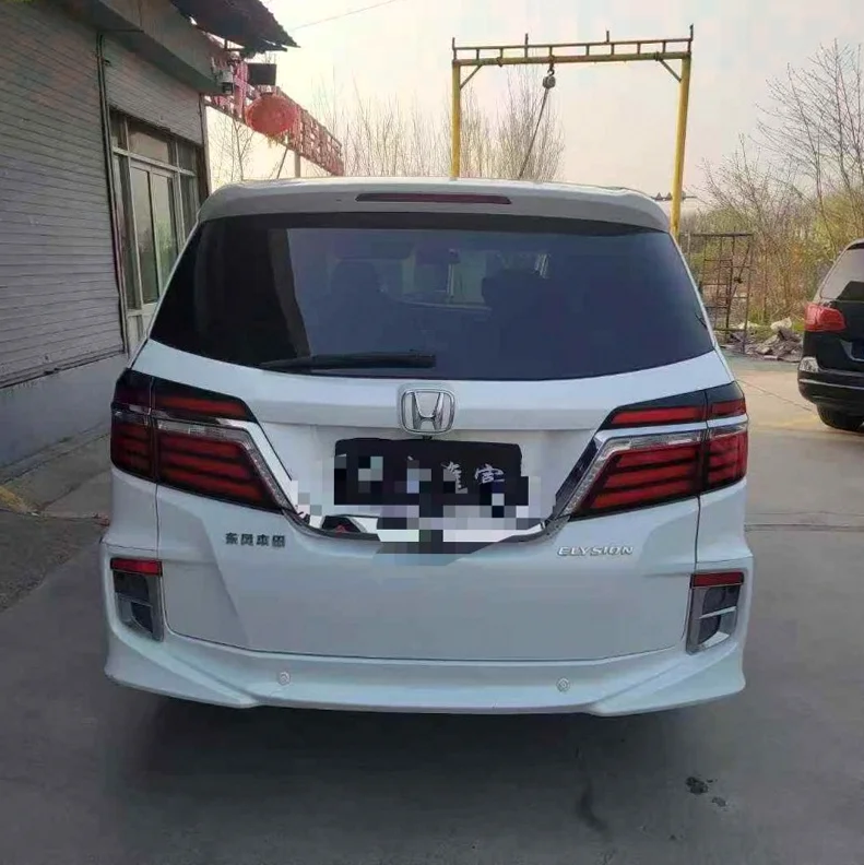 本田艾力绅 后面外观二