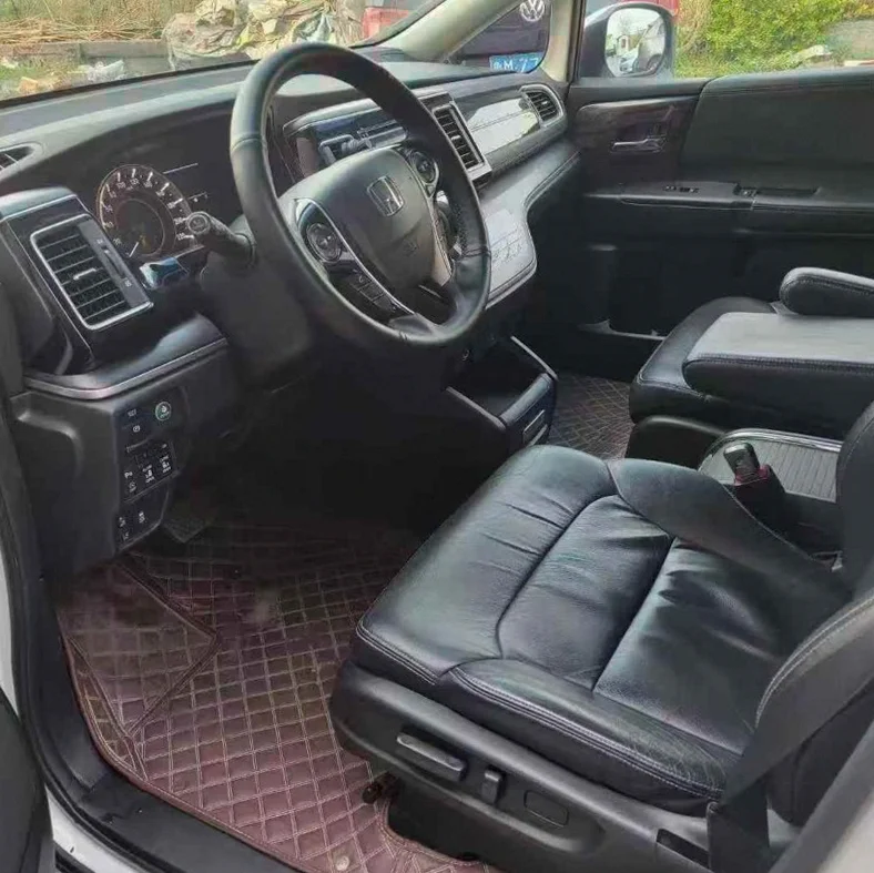 本田艾力绅 后面外观一