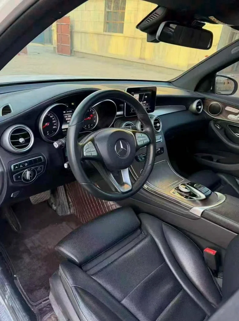 奔驰GLC 正面外观三