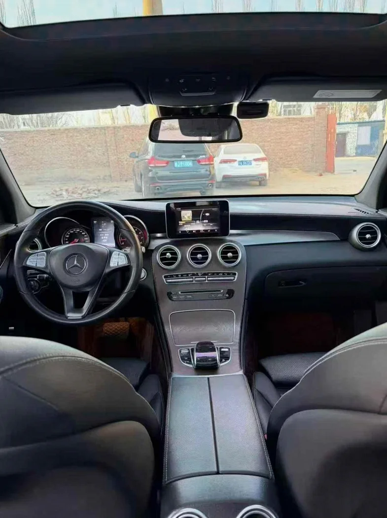 奔驰GLC 后面外观一