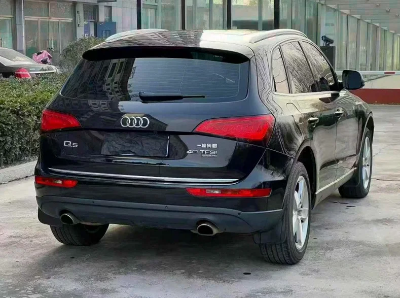 奥迪Q5 内饰前排