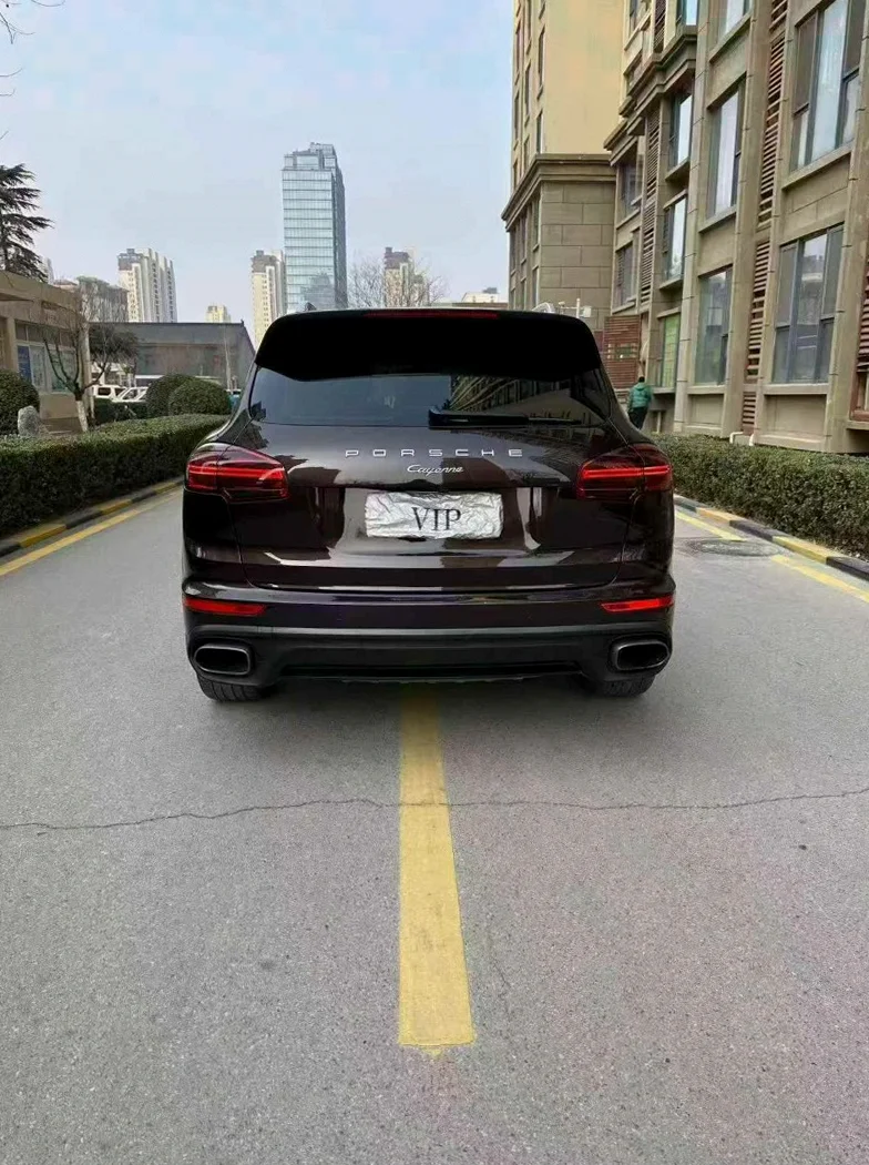 保时捷卡宴 驾驶室