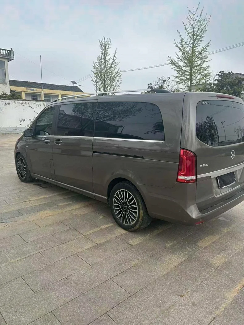 奔驰V 内饰后排