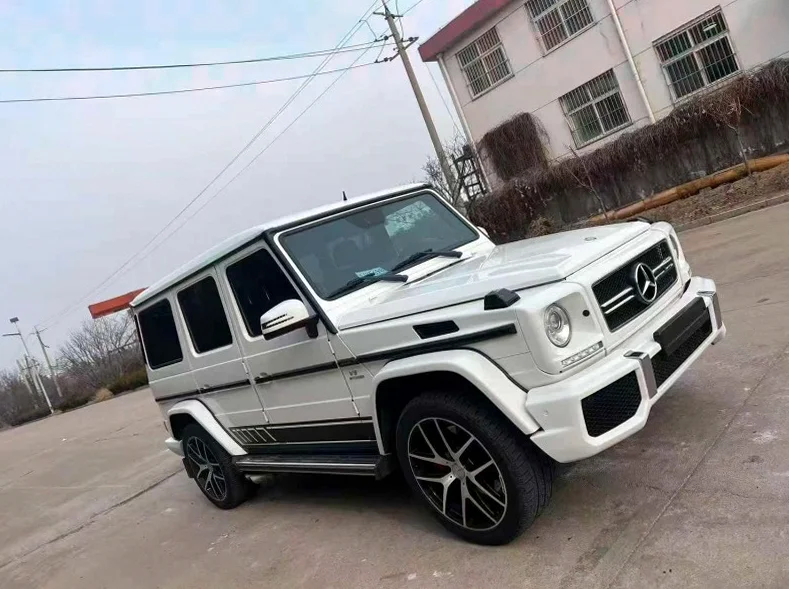 奔驰G 正面外观二