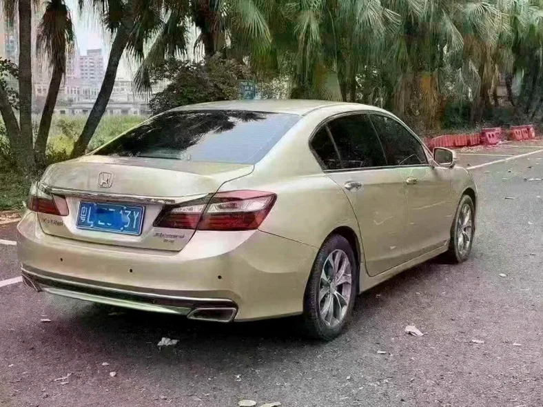 本田雅阁 内饰前排