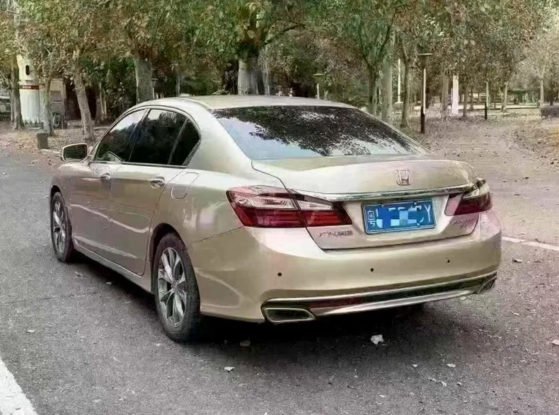 本田雅阁 驾驶室