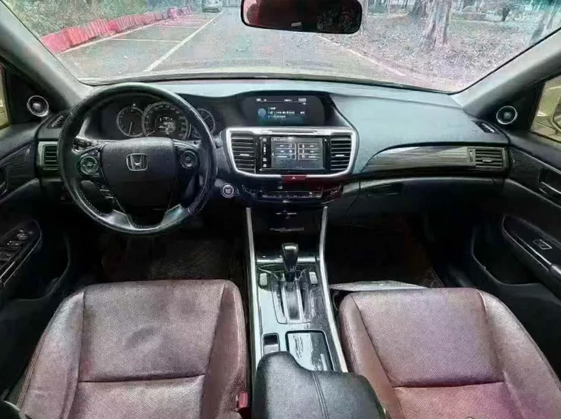 本田雅阁 后面外观二