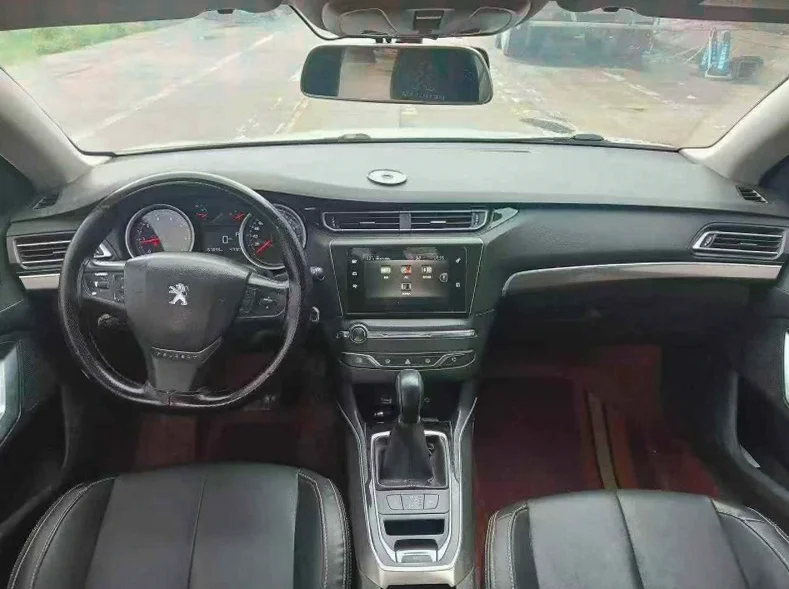 东风标致 后面外观二