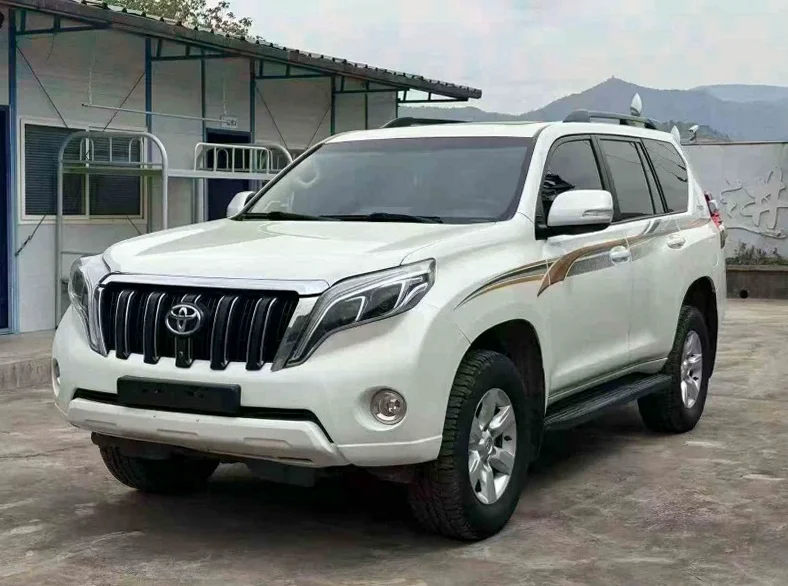 丰田普拉多 正面外观二