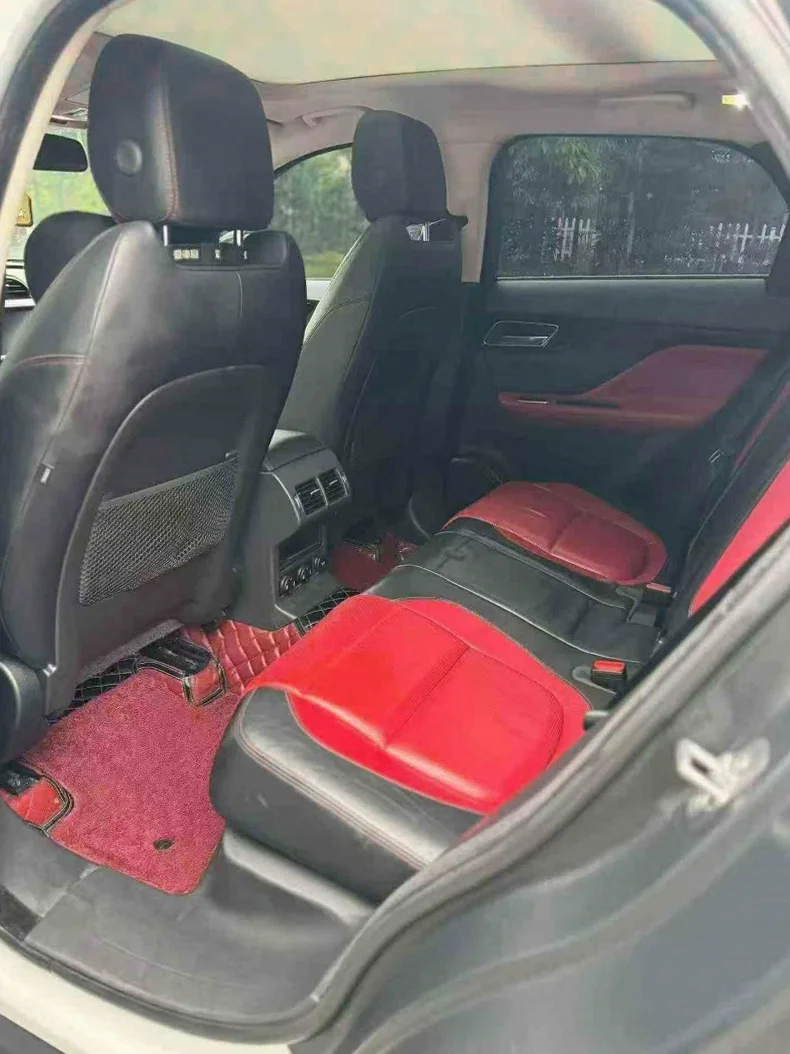 捷豹F-PACE 后面外观三