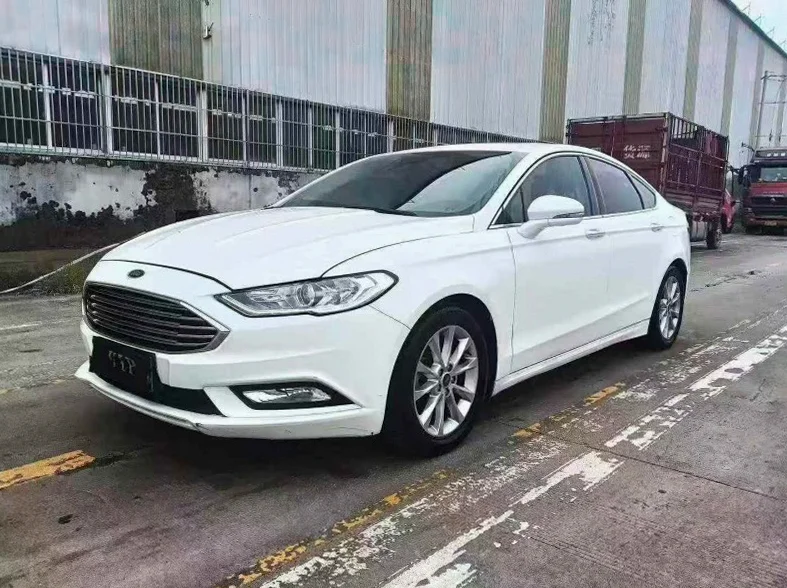 福特蒙迪欧 正面外观三