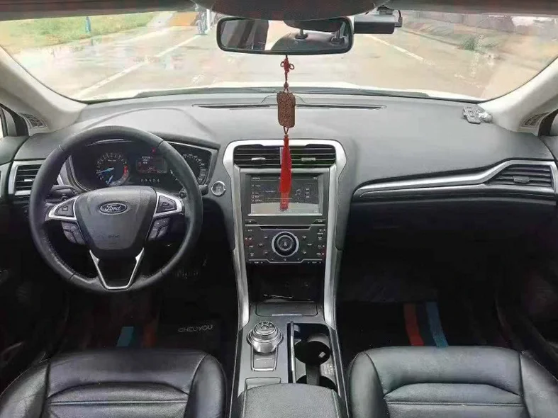 福特蒙迪欧 后面外观三