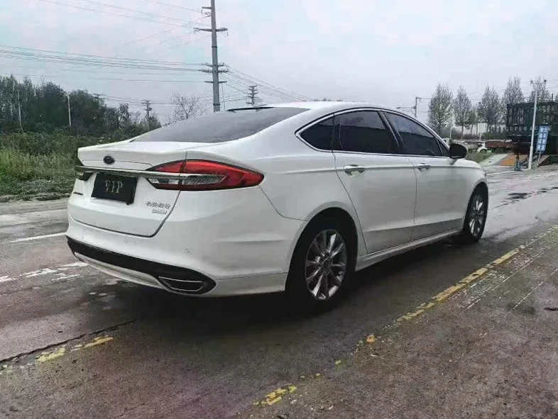 福特蒙迪欧 内饰后排