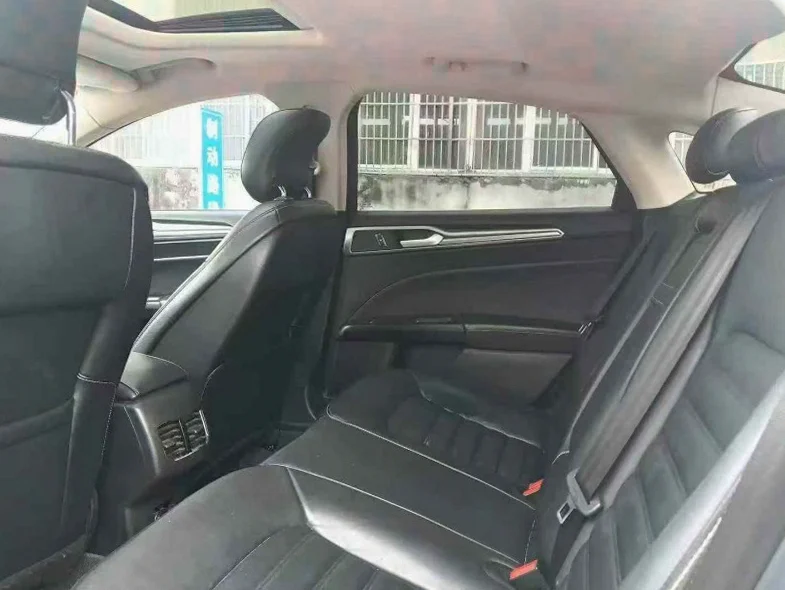 福特蒙迪欧 后面外观二