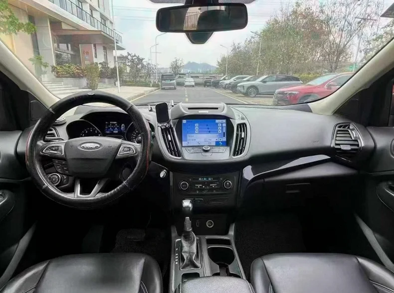 福特翼虎 后面外观三