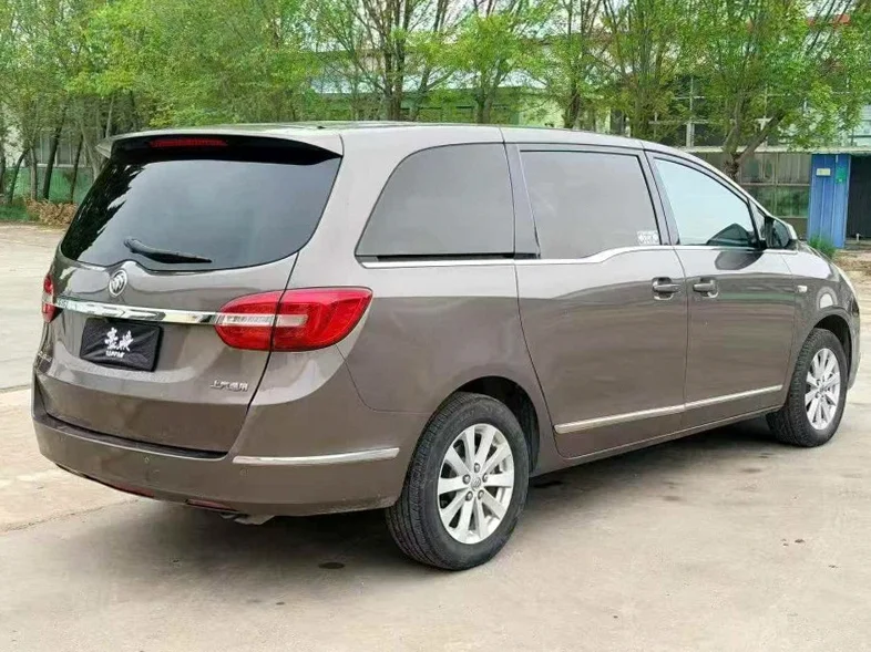 别克GL8 后面外观二