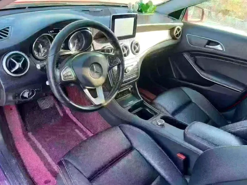 奔驰GLA 后面外观二