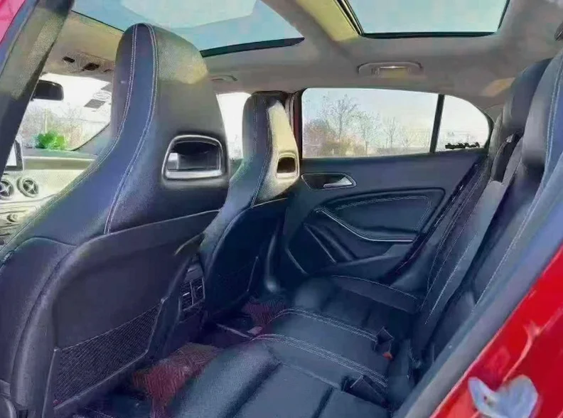 奔驰GLA 正面外观三