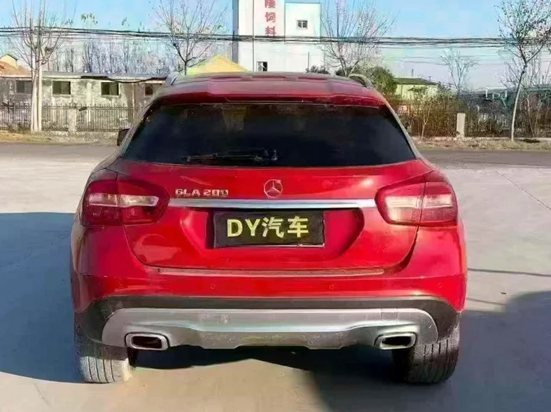 奔驰GLA 内饰后排