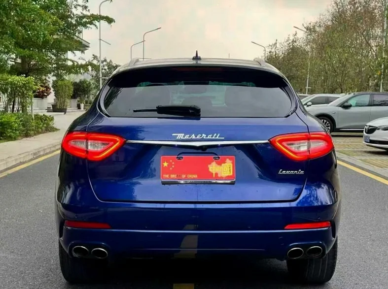 玛莎拉蒂Levante 驾驶室