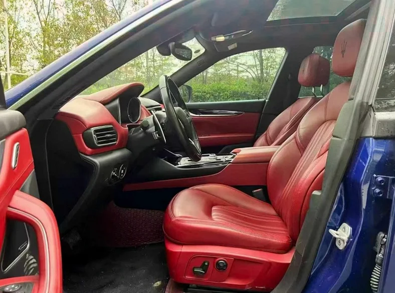 玛莎拉蒂Levante 后面外观一