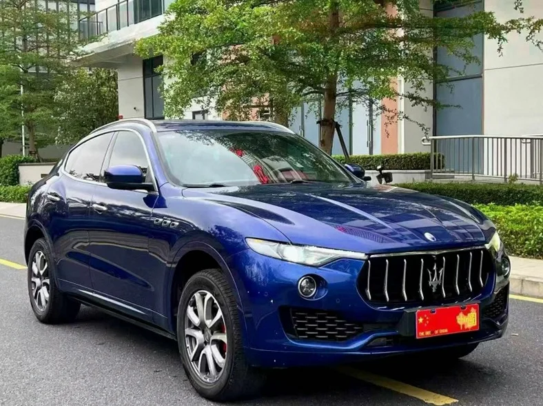 玛莎拉蒂Levante 正面外观三