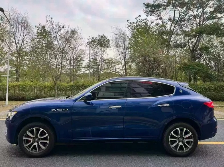 玛莎拉蒂Levante 内饰前排