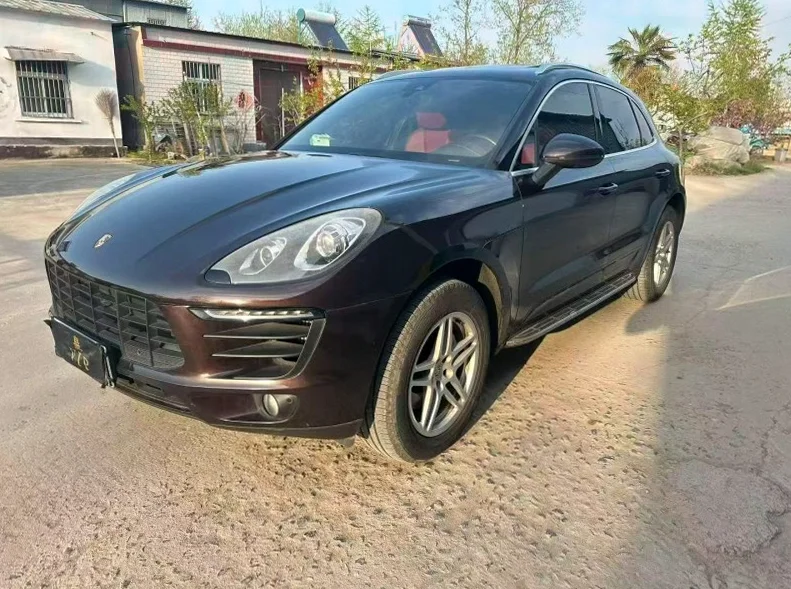 保时捷Macan 正面外观三