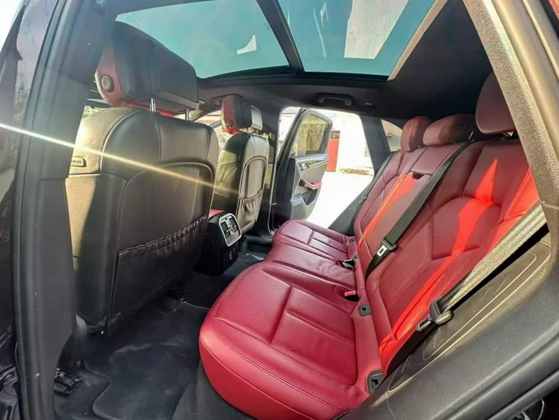 保时捷Macan 后面外观二