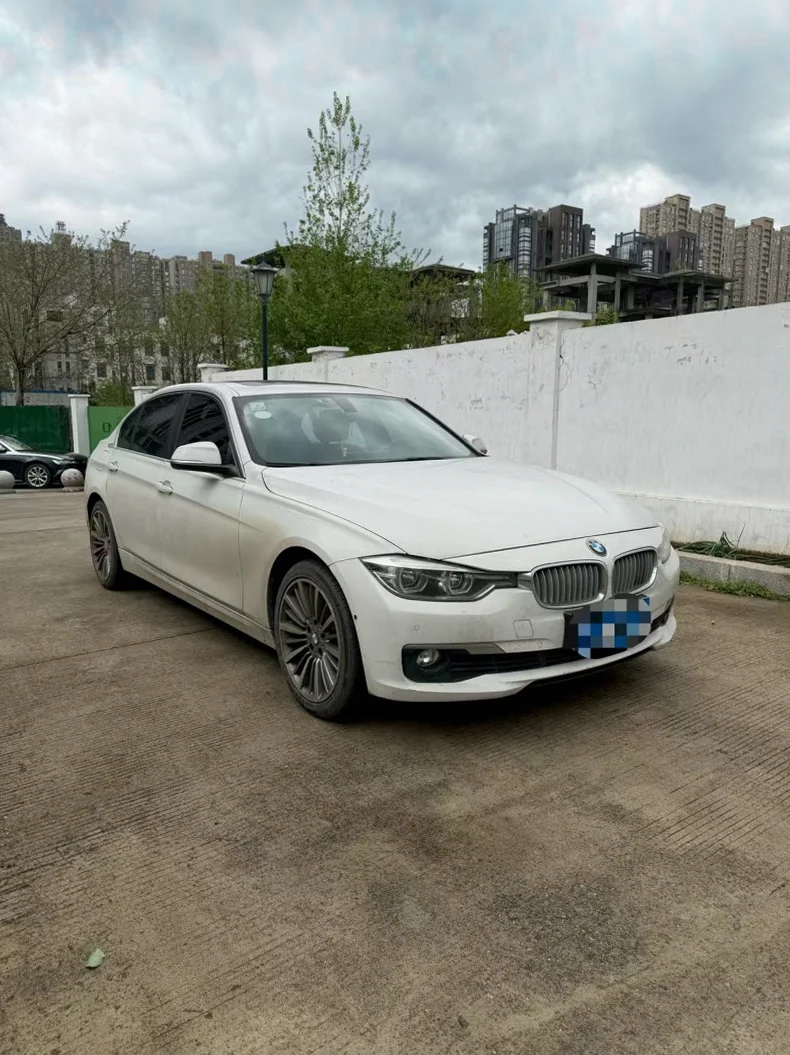 宝马3系 后面外观二