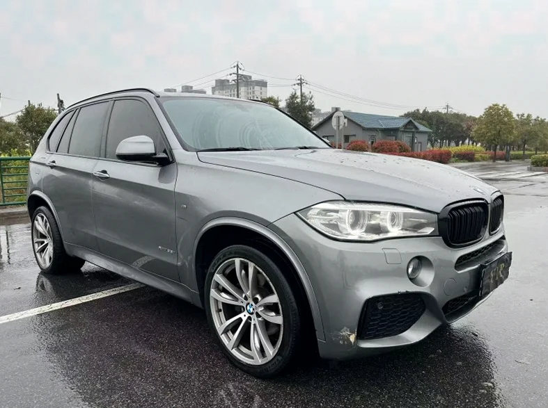 宝马X5 正面外观二