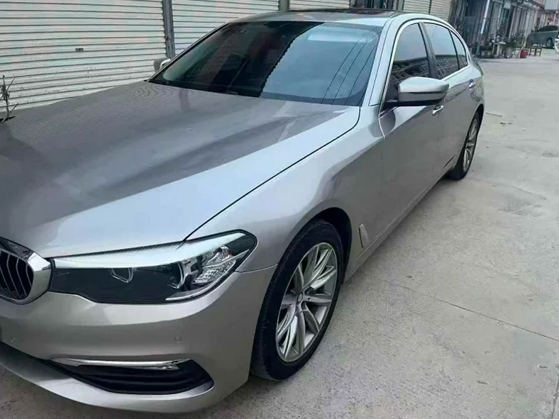 宝马5系 正面外观三