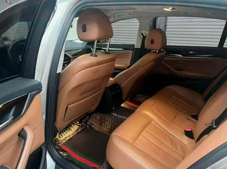 宝马5系 后面外观二