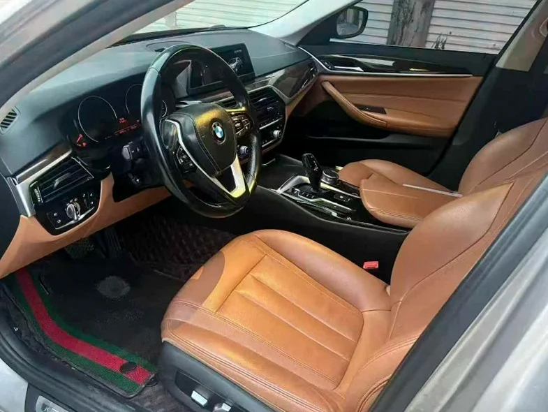 宝马5系 后面外观三