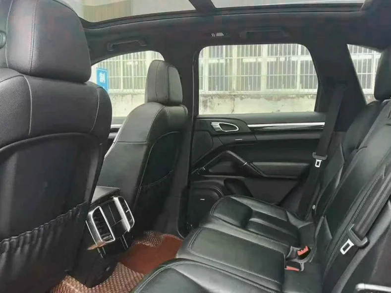 保时捷卡宴 后面外观三