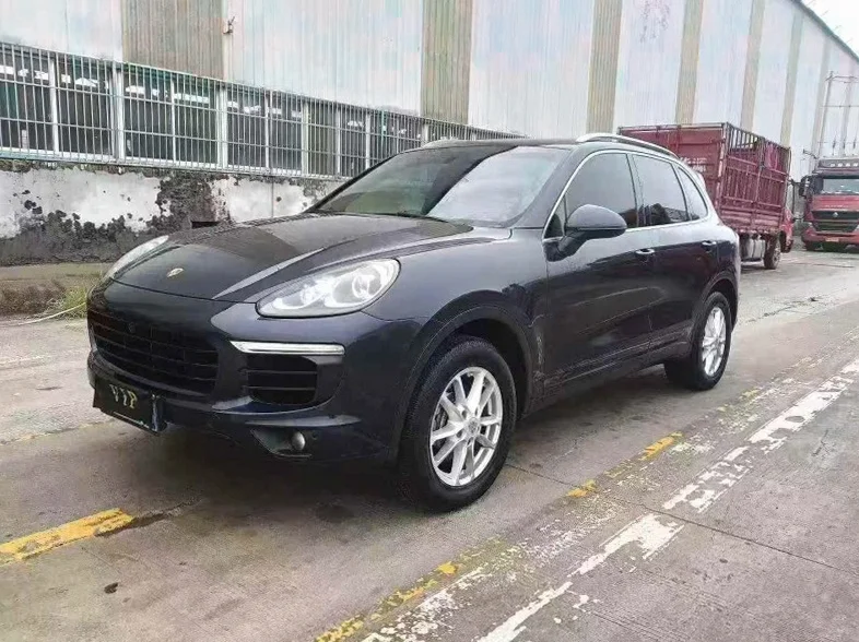 保时捷卡宴 正面外观二