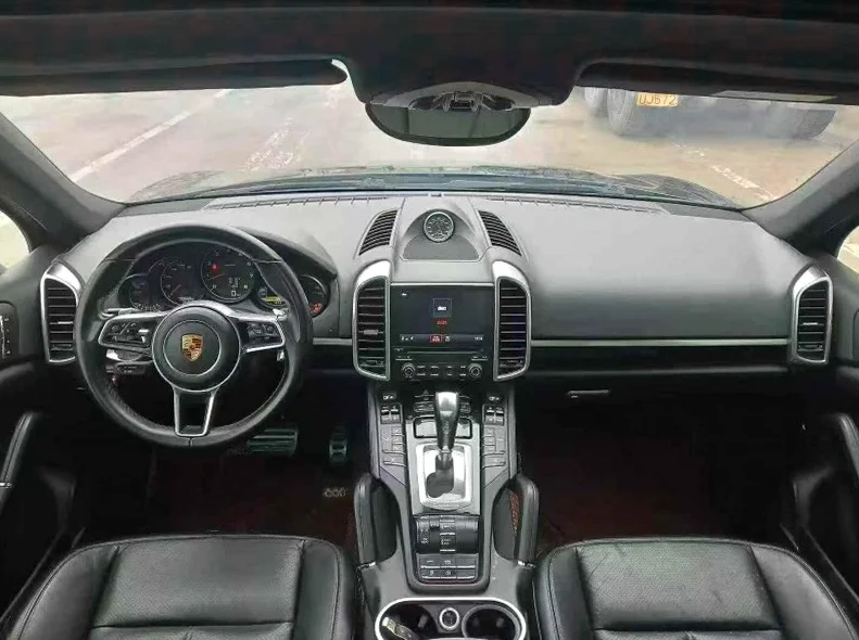 保时捷卡宴 后面外观二