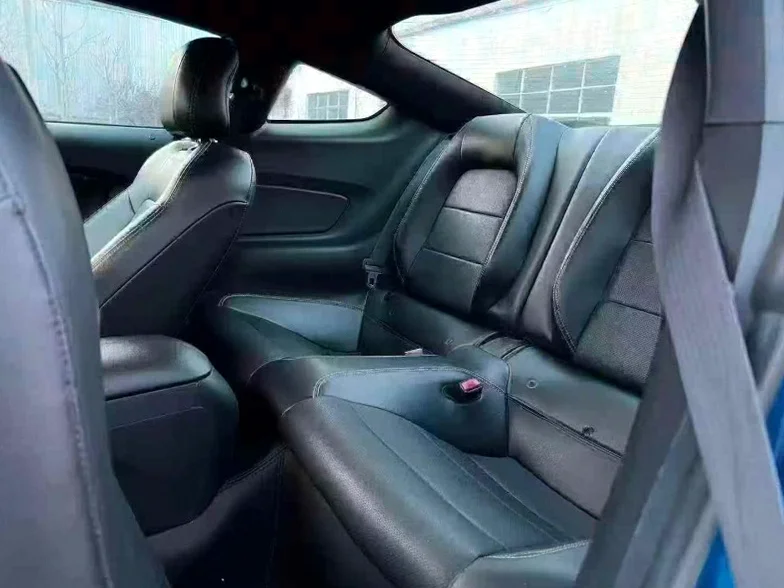 福特野马 内饰后排